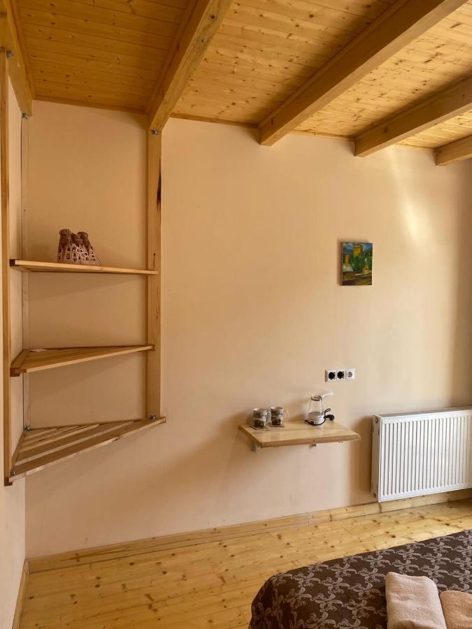 Sana Guest House Mestia Eksteriør bilde
