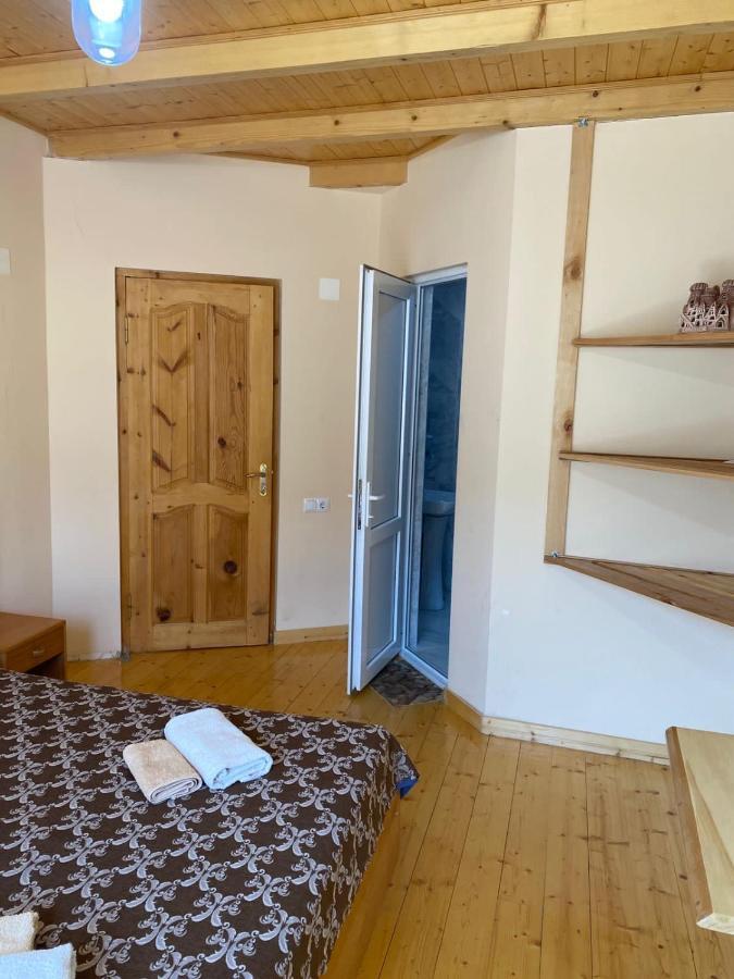 Sana Guest House Mestia Eksteriør bilde