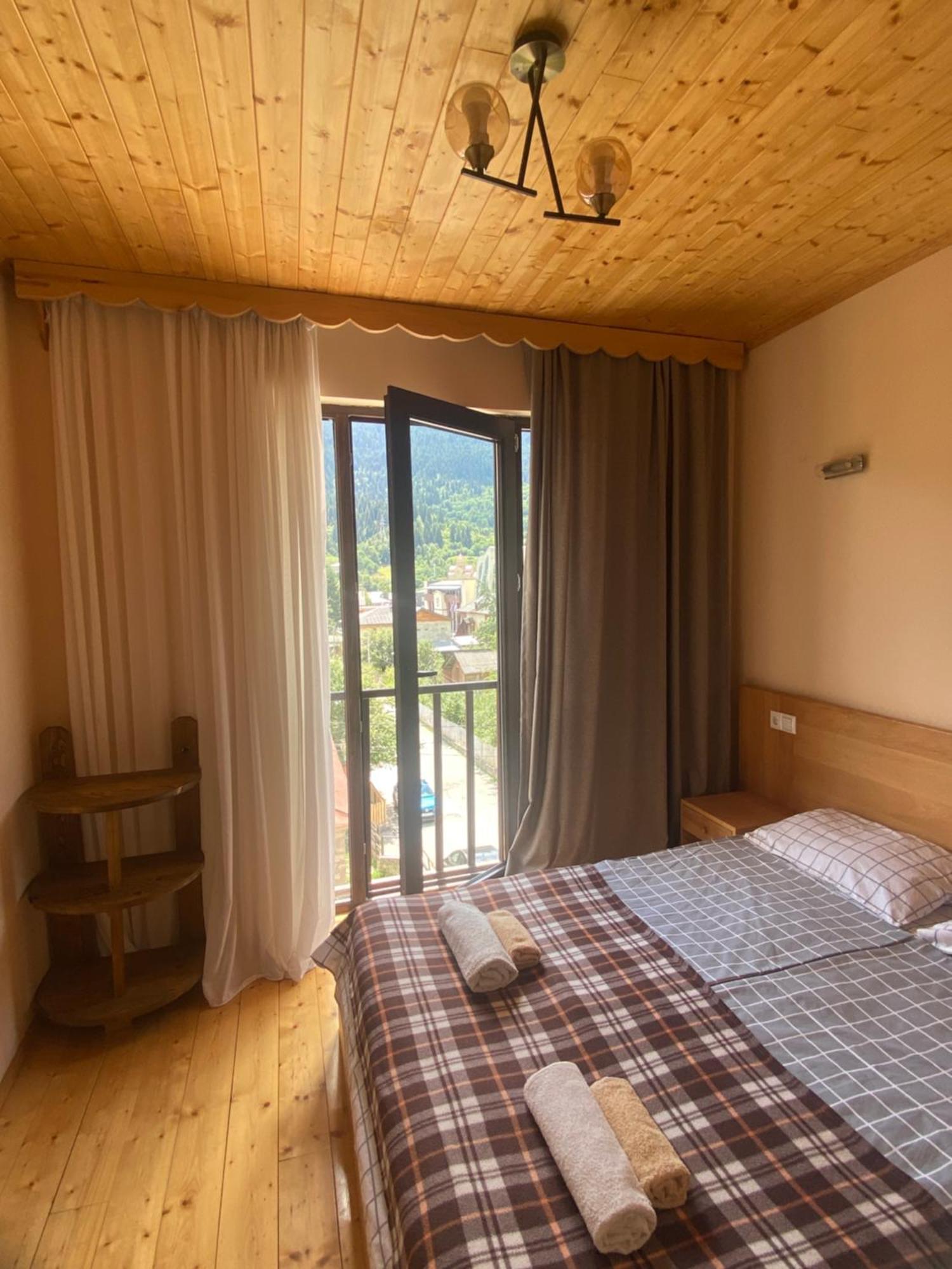 Sana Guest House Mestia Eksteriør bilde
